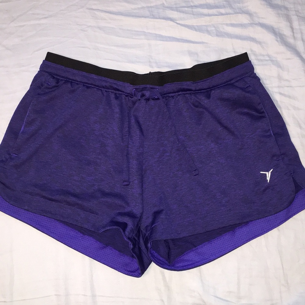 Old navy active shorts WITH POCKETS
